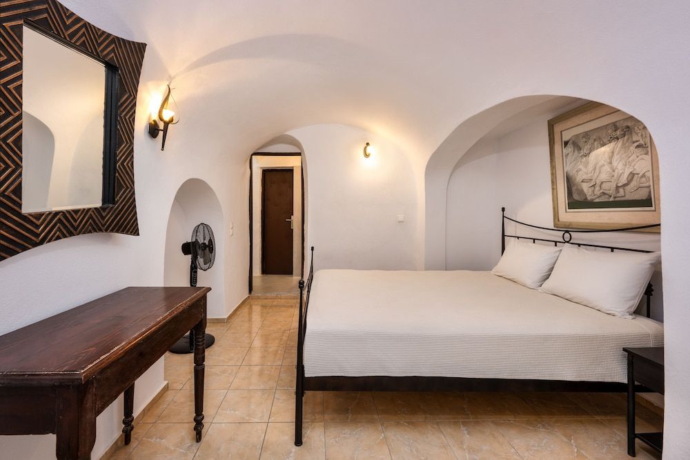 undefined Lava Suites and Lounge 7