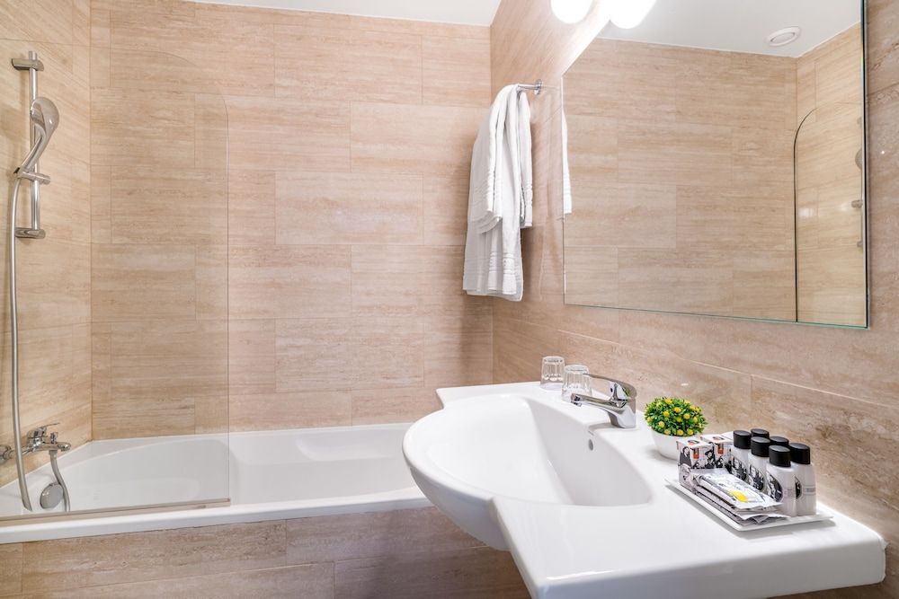 Rossio Garden Hotel Classic Double or Twin Room 7