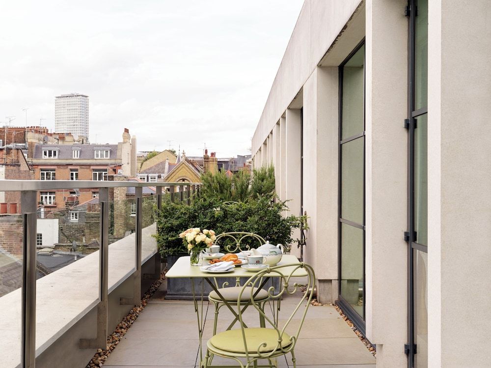 Luxury Junior Terrace Suite