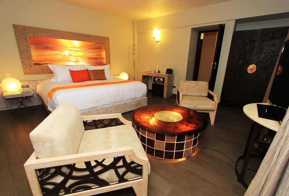 Plaza Gallery Hotel & Boutique Gallery Room, 1 King Bed with Sofa bed, City View 4