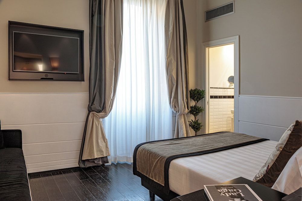 undefined The Independent Suites 10