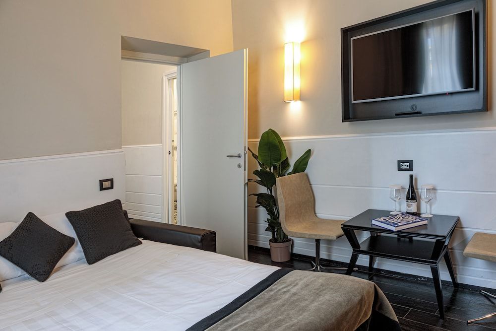 undefined The Independent Suites 4
