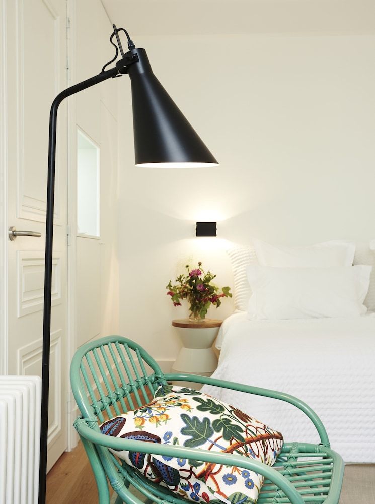 Hotel des Galeries Twin Room, 2 Twin Beds 4