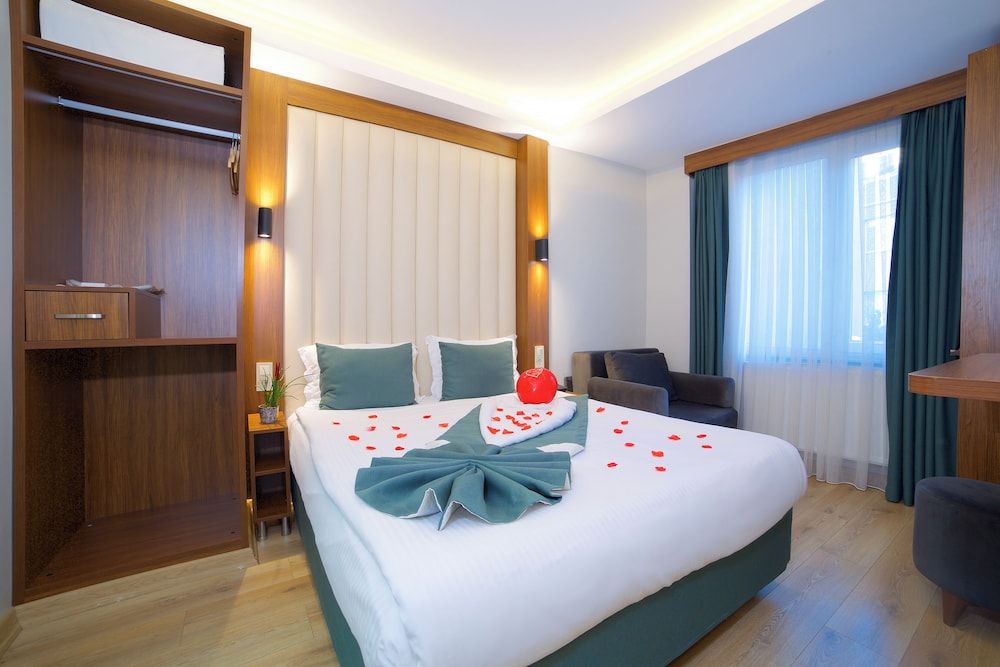 undefined Hotel Black Tulip