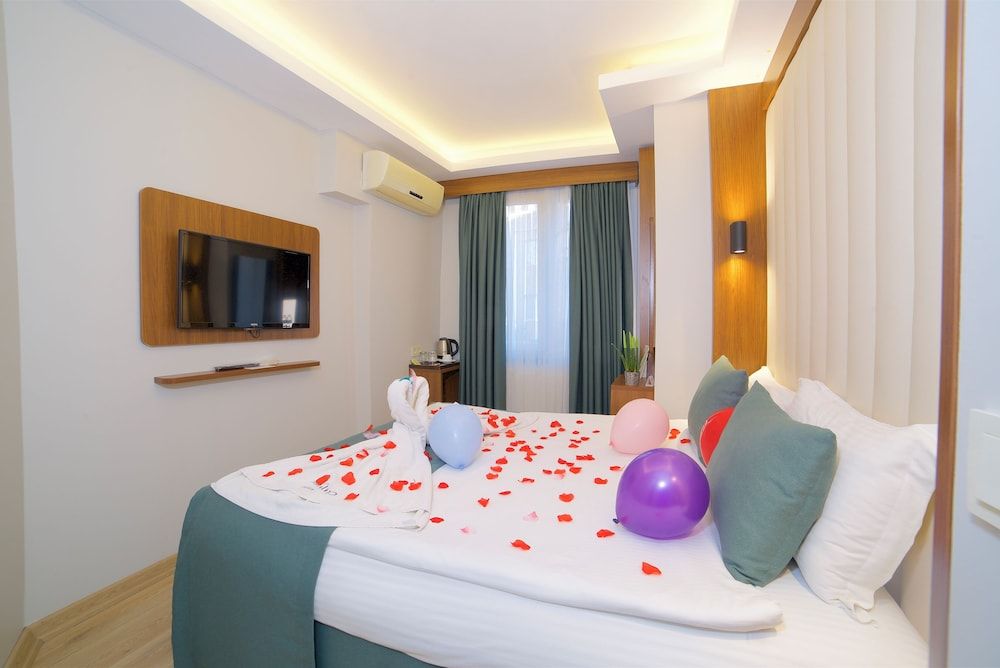 Hotel Black Tulip Economy Double Room