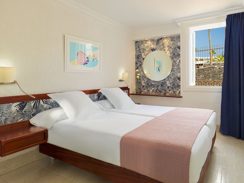 Plus Fariones Apartamentos Apartment, 1 Bedroom (High Floor, 3 adults) 2