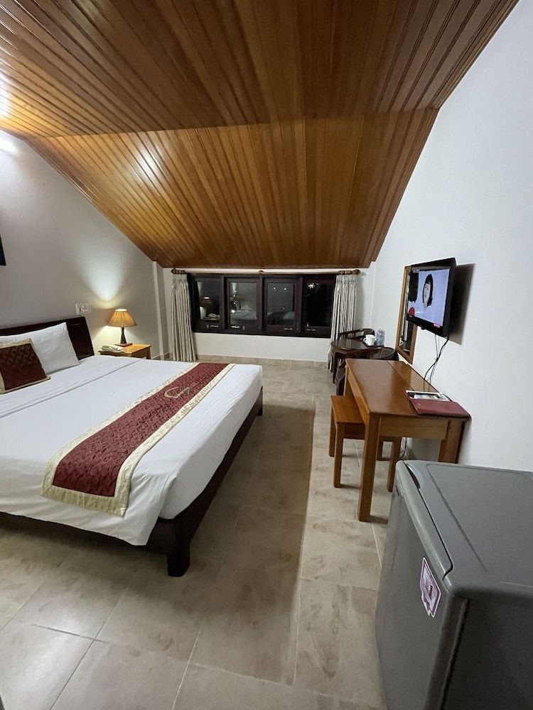 undefined Sunshine Hotel 9