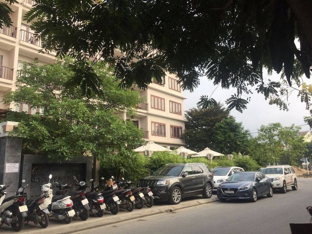 undefined Sunshine Hotel 8