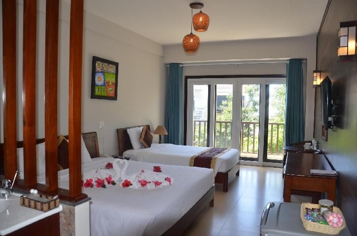 Deluxe Triple Room with balcony