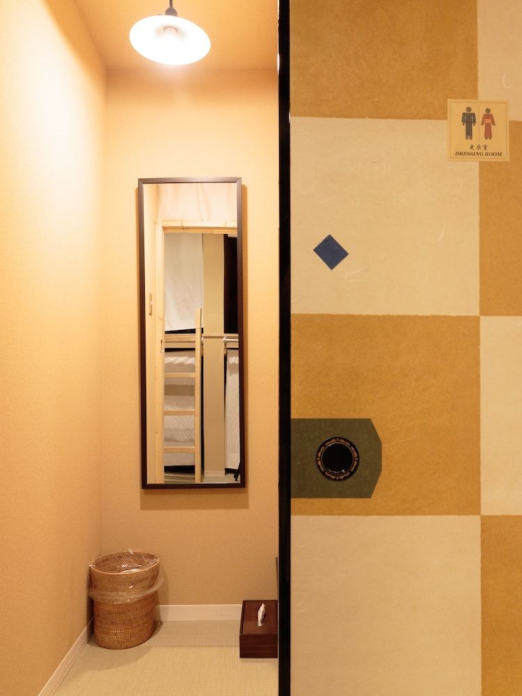 Gion Ryokan Q-beh - Hostel Bed in 10 Bed Mixed Dormitory Room 3