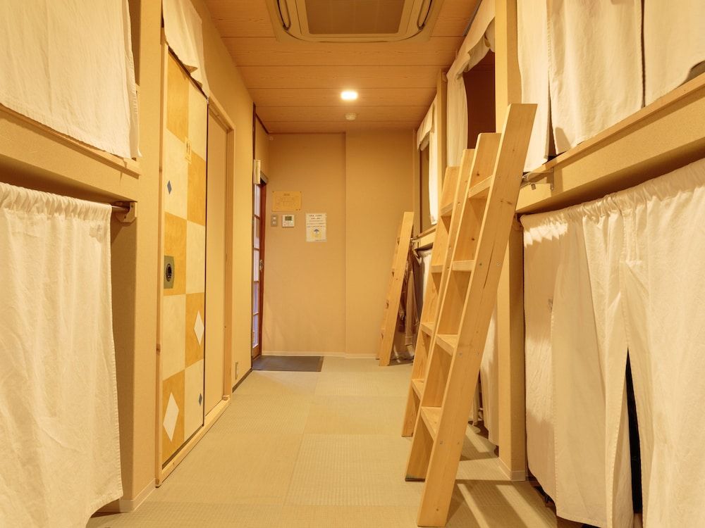 Gion Ryokan Q-beh - Hostel Bed in 10 Bed Mixed Dormitory Room 7