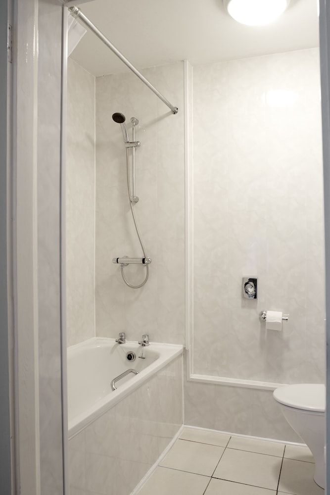 The Regency Hotel Solihull Standard Room, 1 King Bed 3