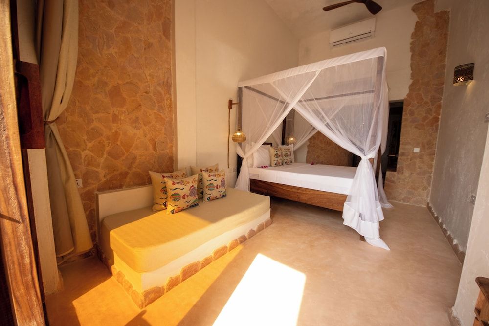 Mvuvi Boutique Resort Signature Triple Room, Sea View 8