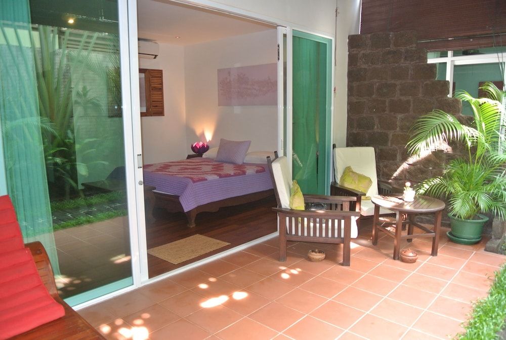 Deluxe Room, Garden View (Rose)