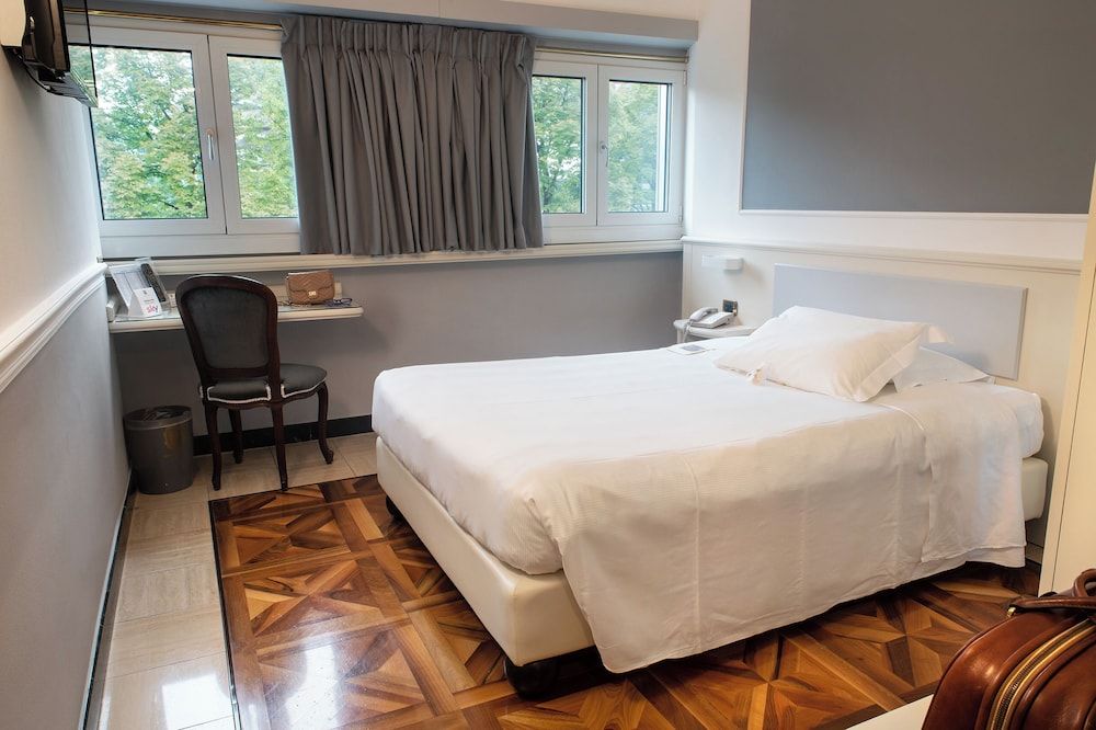 Santa Barbara Hotel Double Room Single Use