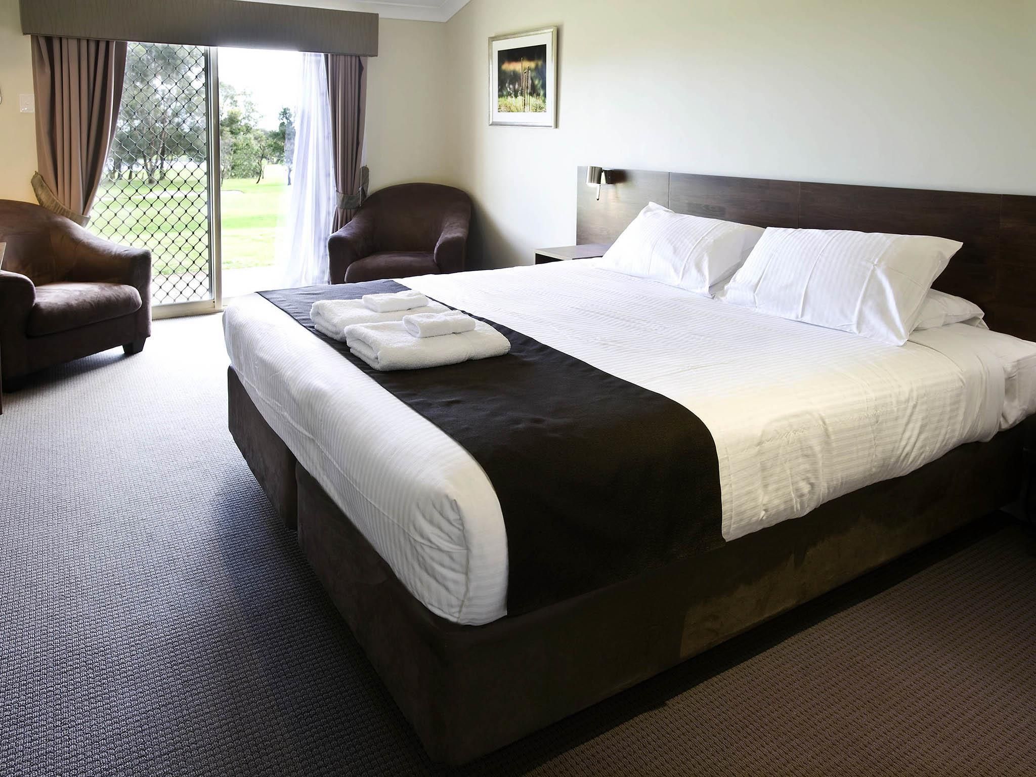1 Bedroom Apartment 1 King Bed