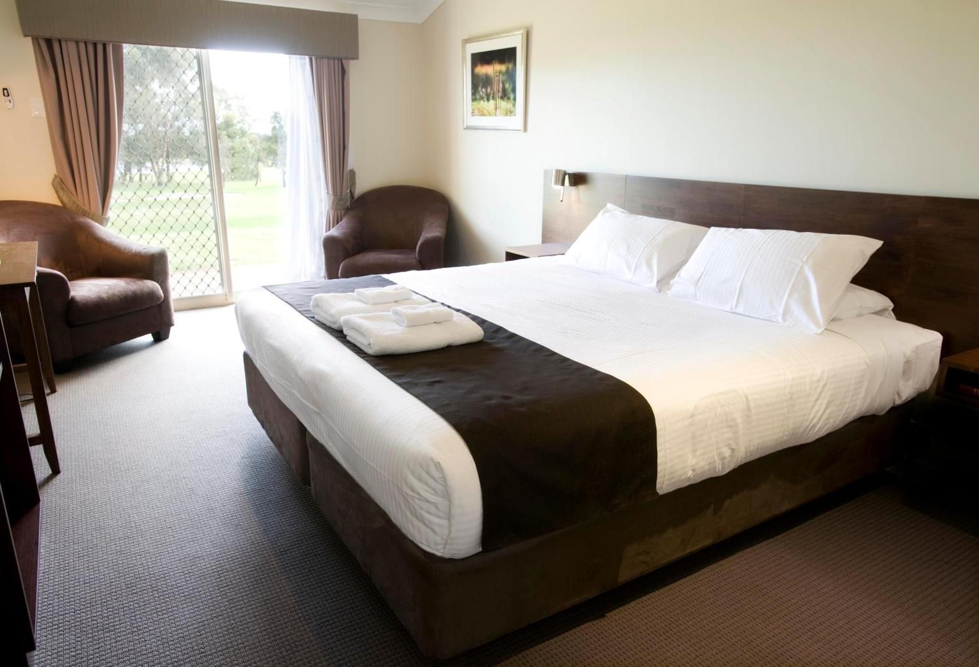 Studio King Bed