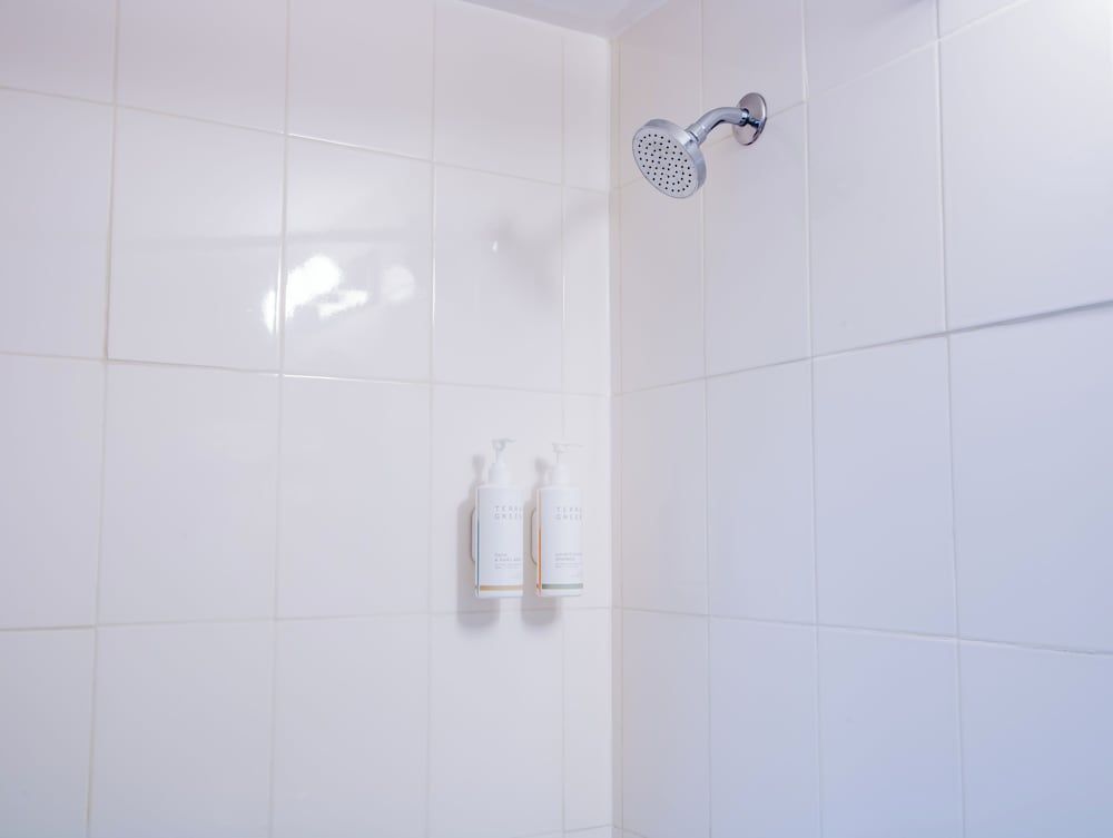 Scott's Inn and Suites Standard Room, 1 Queen Bed 7