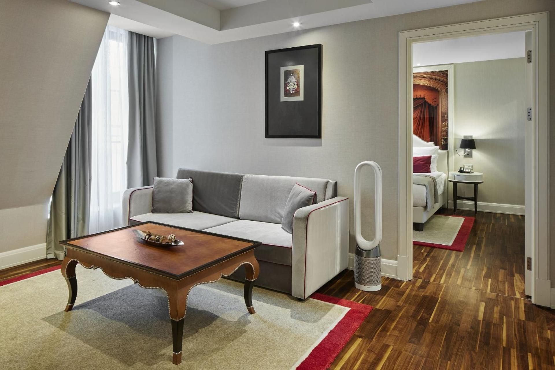 undefined TITANIC Gendarmenmarkt Berlin 6