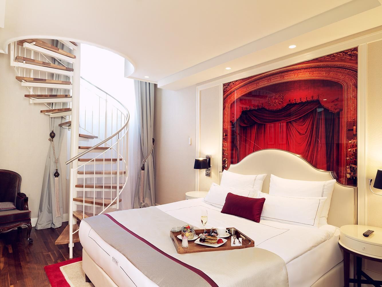 undefined TITANIC Gendarmenmarkt Berlin 10