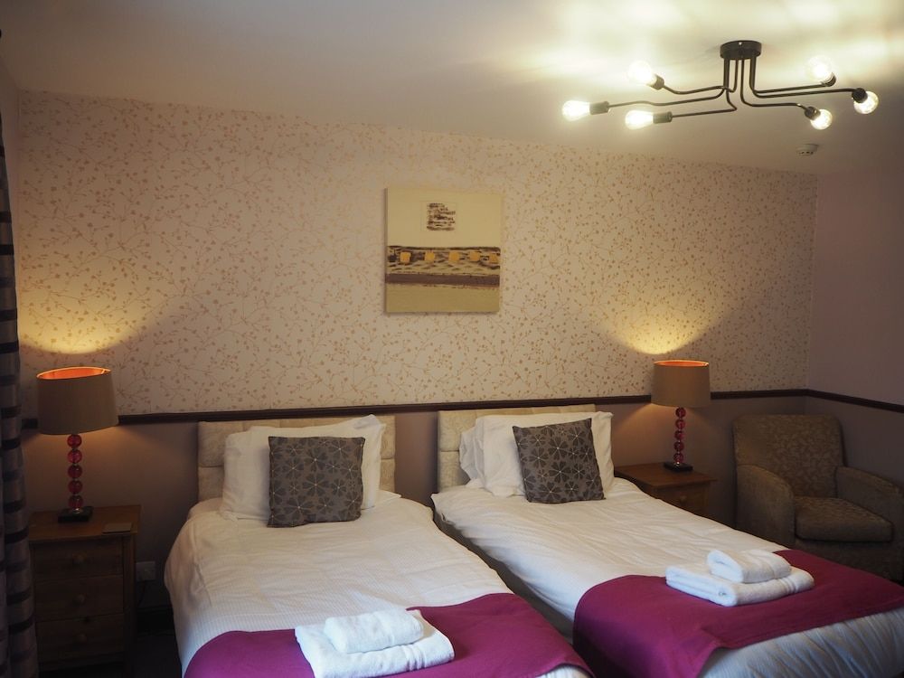 Meare Manor Twin Room, Ensuite