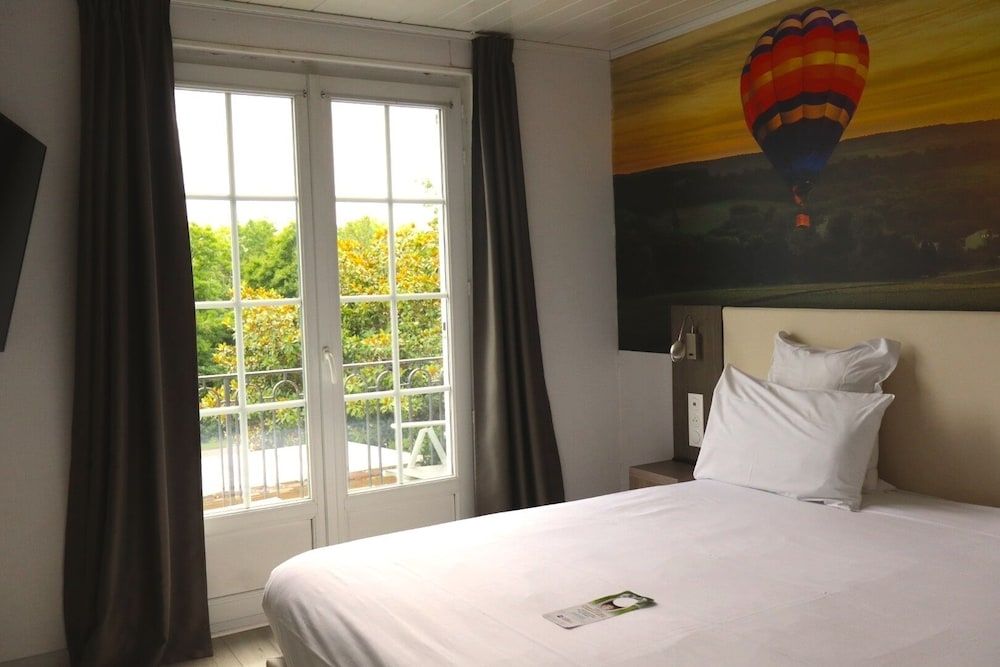 Suite, 1 Queen Bed, Non Smoking, Bathtub