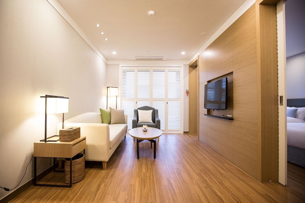 Jeju Marevo Resort Junior Suite Mountain view 11