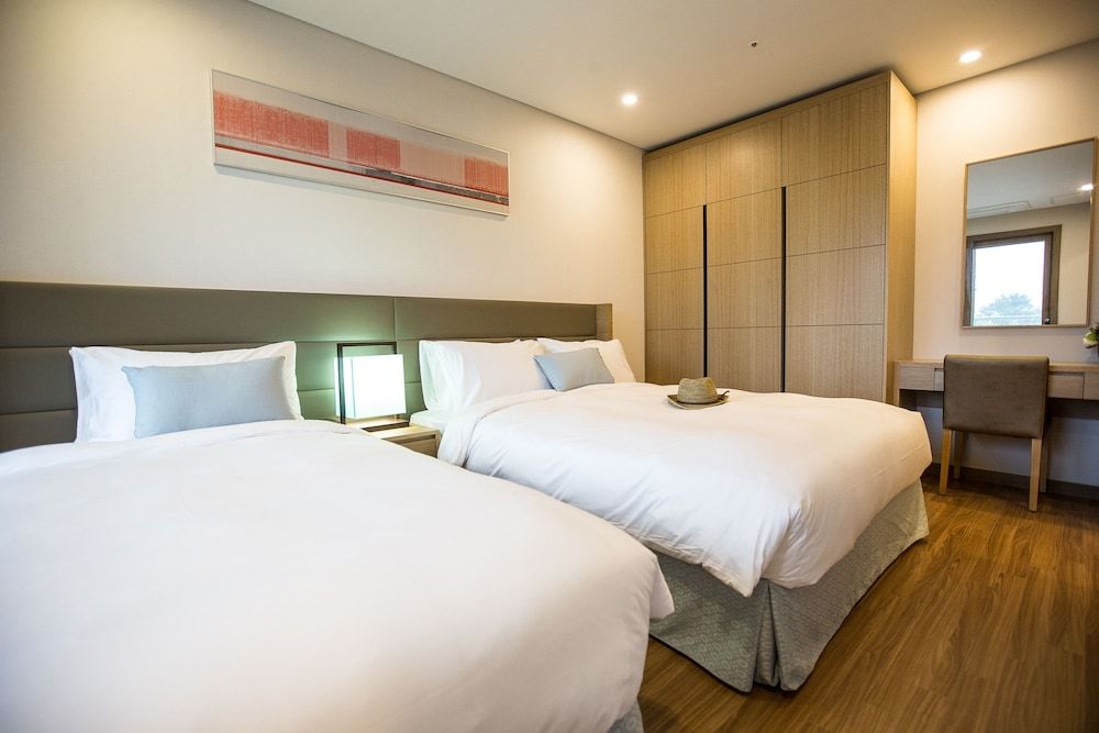 Jeju Marevo Resort Junior Suite Mountain view