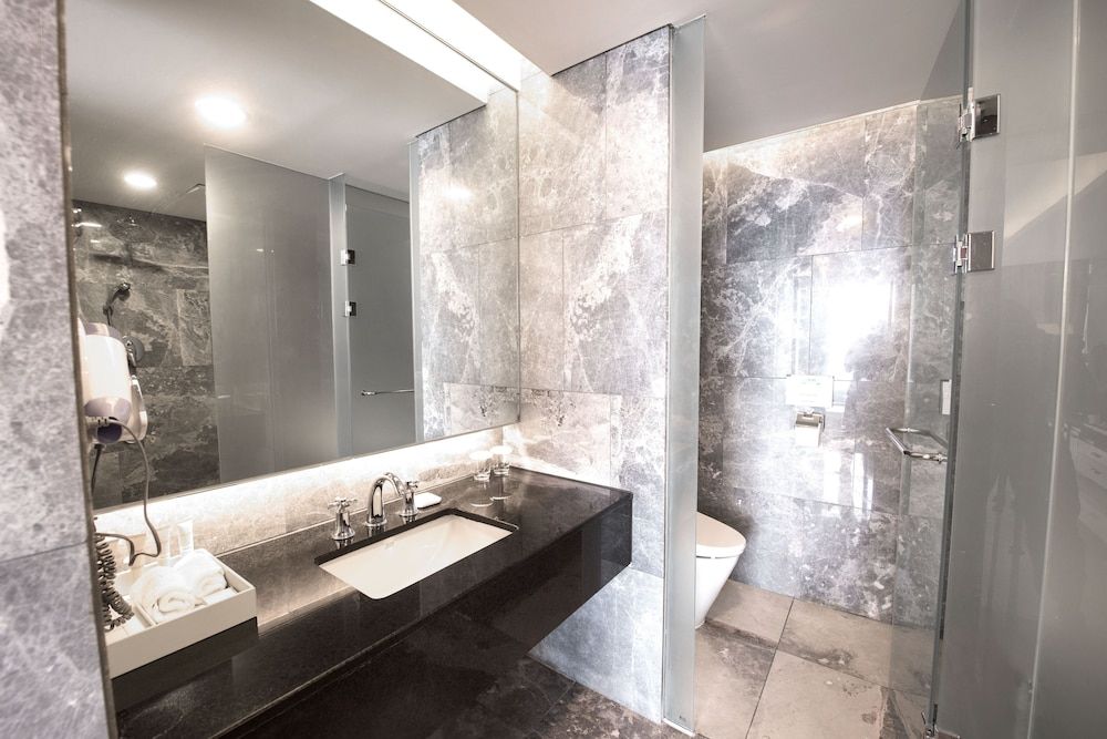 WE Hotel Jeju Royal Suite + Breakfast for 2 4