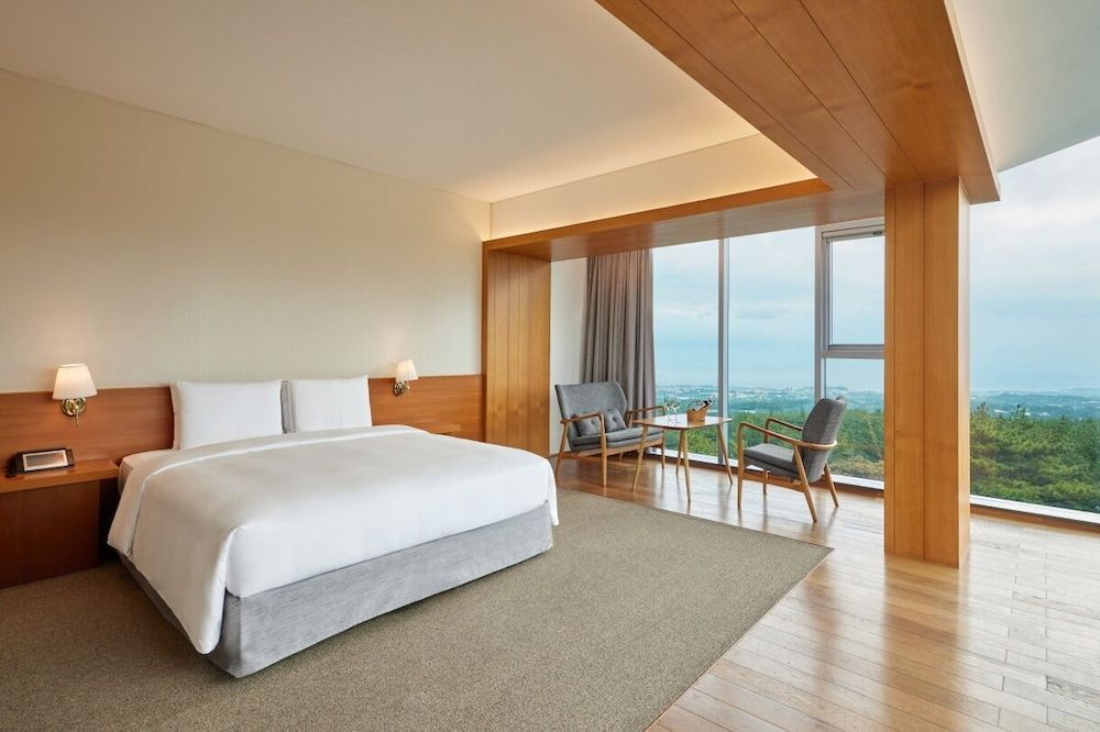 WE Hotel Jeju Deluxe Double Room + Breakfast for 2 Included 3