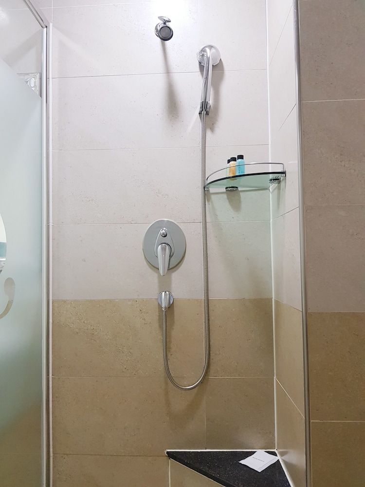 Benikea Hotel Yeosu Deluxe Family Room, City View 5