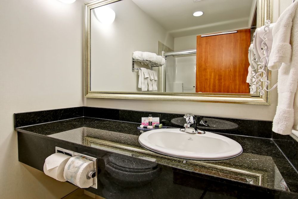 Tisdale Canalta Hotel