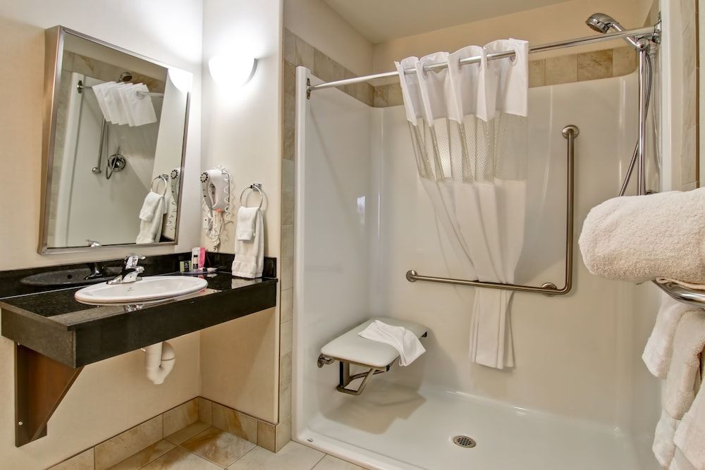 Tisdale Canalta Hotel