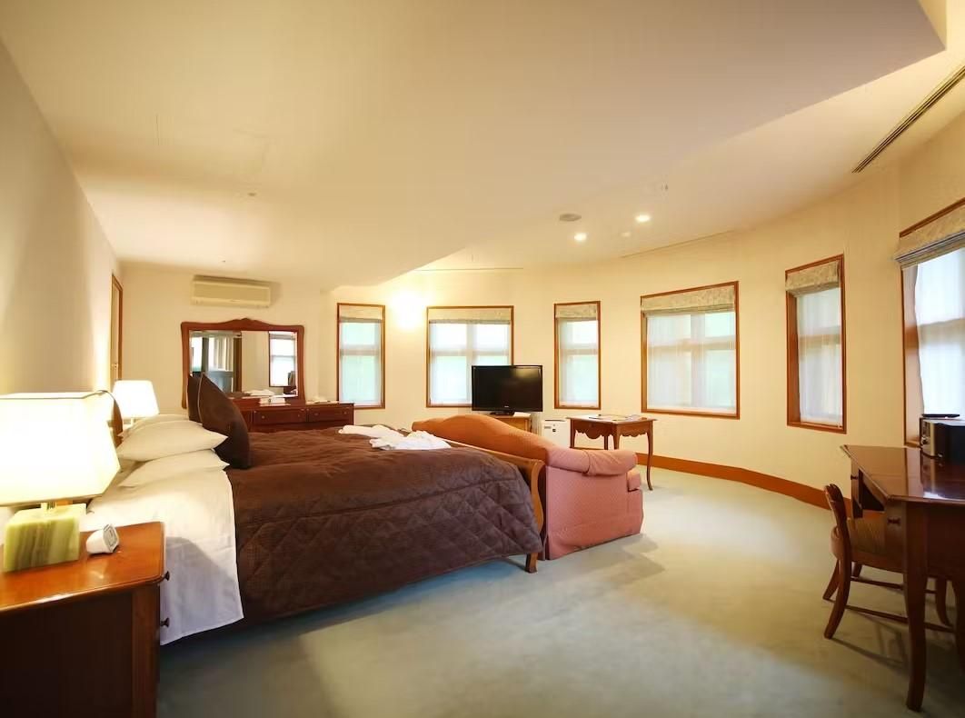 Adjoining Double and Twin Rooms