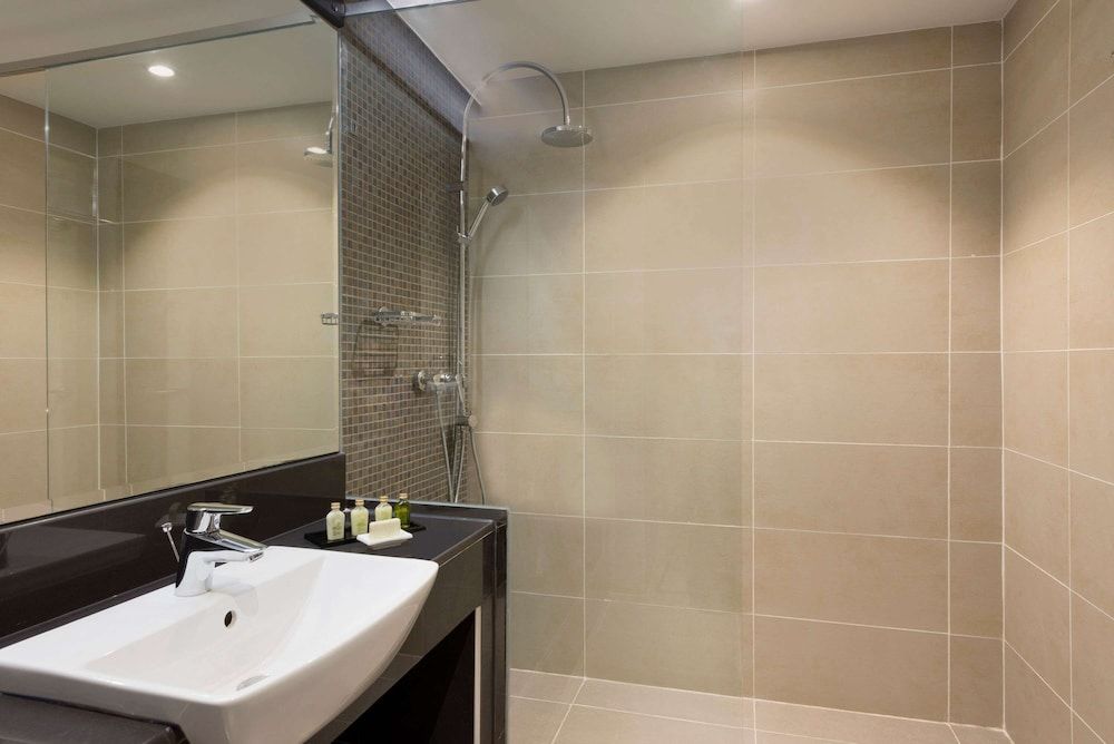 Ramada Resort by Wyndham Dar es Salaam Superior Room, 2 Twin Beds, Courtyard View (non smoking) 5