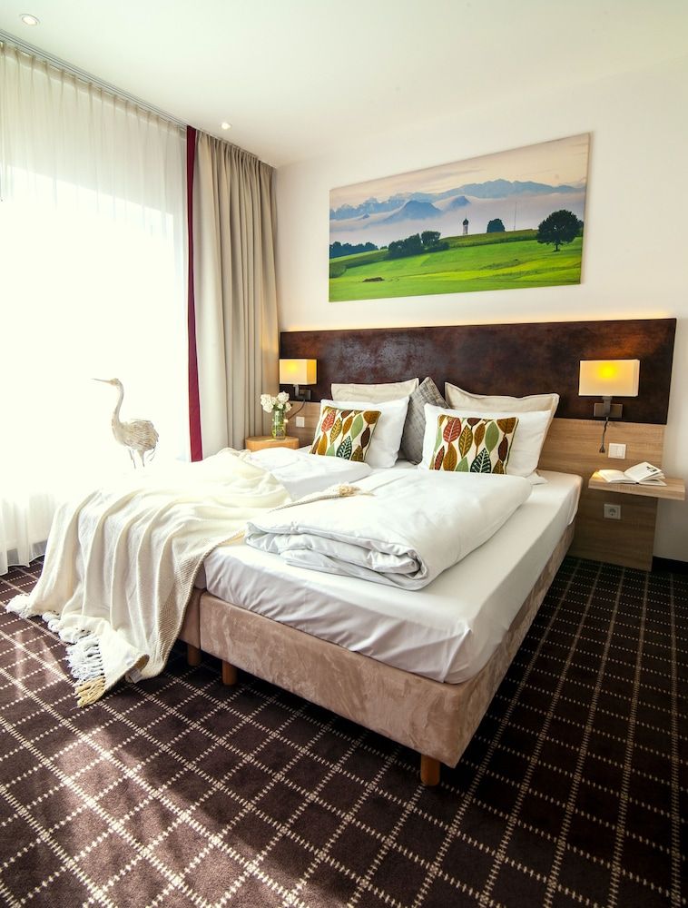 Business Class Hotel Ebersberg Double Room 7