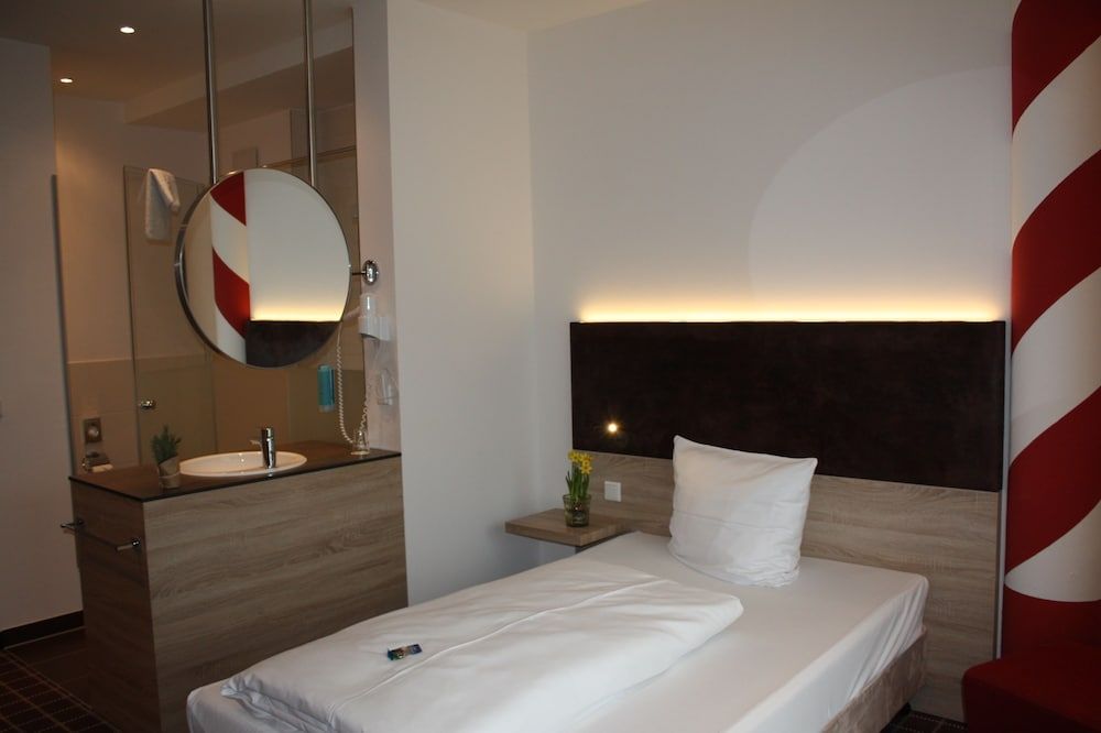Business Class Hotel Ebersberg Single Room 2
