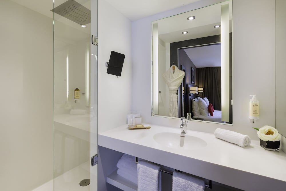 Best Western Premier Hotel de la Poste & Spa Comfort Room, 1 Queen Bed, Non Smoking 5