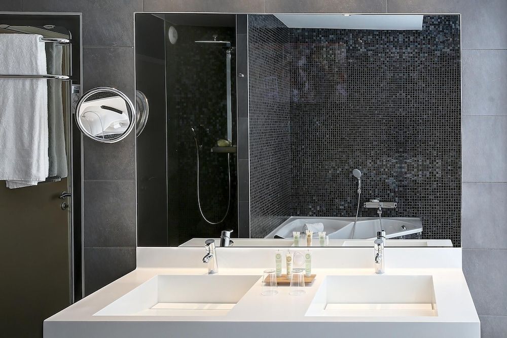 Best Western Premier Hotel de la Poste & Spa Junior Suite, 1 Queen Bed (Twin bed on request) 6