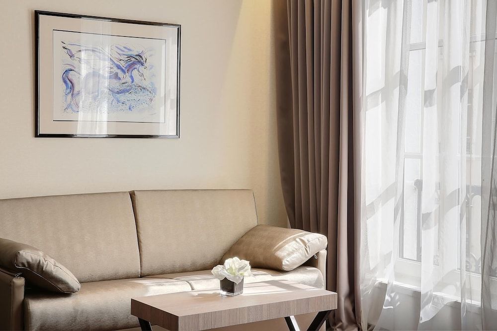 Best Western Premier Hotel de la Poste & Spa Junior Suite, 1 Queen Bed (Twin bed on request) 8