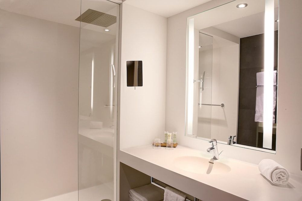 Best Western Premier Hotel de la Poste & Spa Comfort Room, 1 Queen Bed, Non Smoking 6