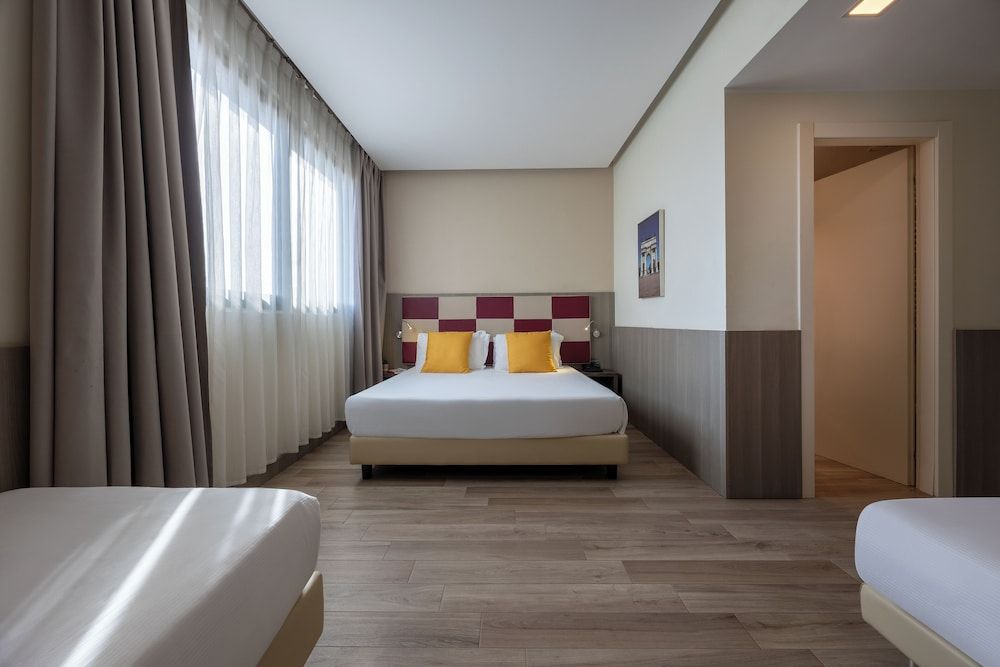 iH Hotels Milano St. John Sesto San Giovanni Standard Quadruple Room 3