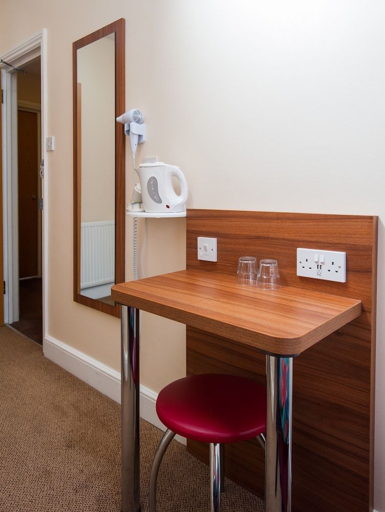 The Dover Basic Double Room, Shared Bathroom 7