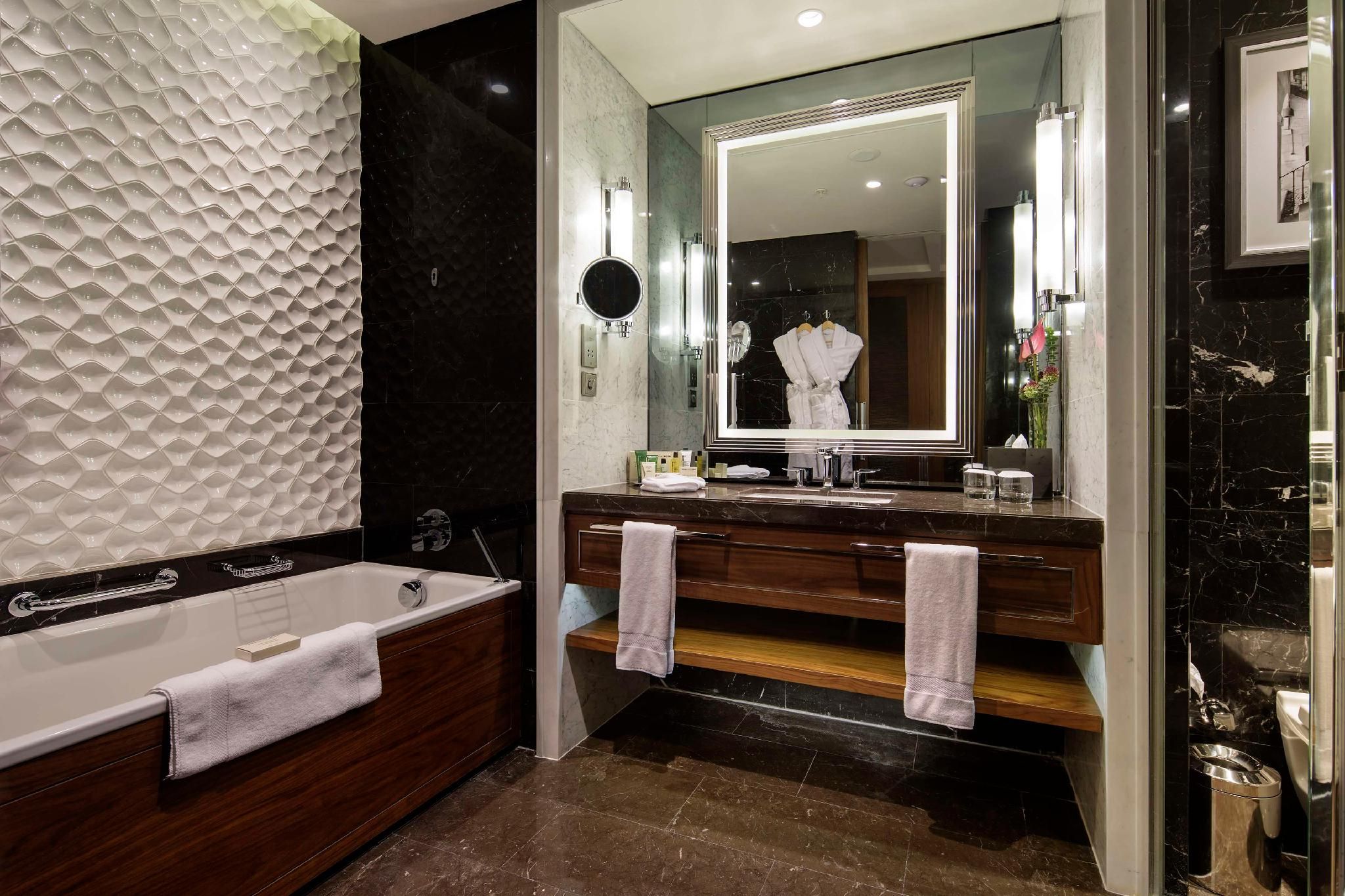 Hilton Istanbul Bomonti Hotel & Conference Center Twin Guest Room 3