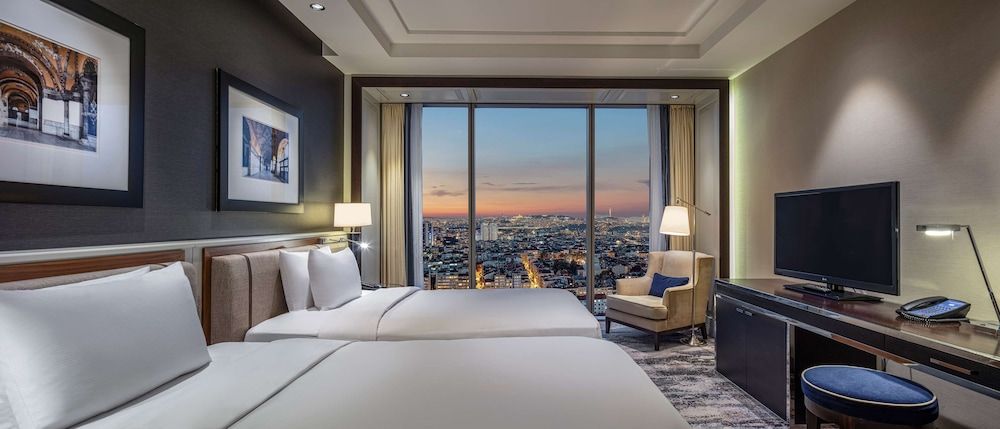 Suite, 1 King Bed, Sea View (King Bomonti Suite)