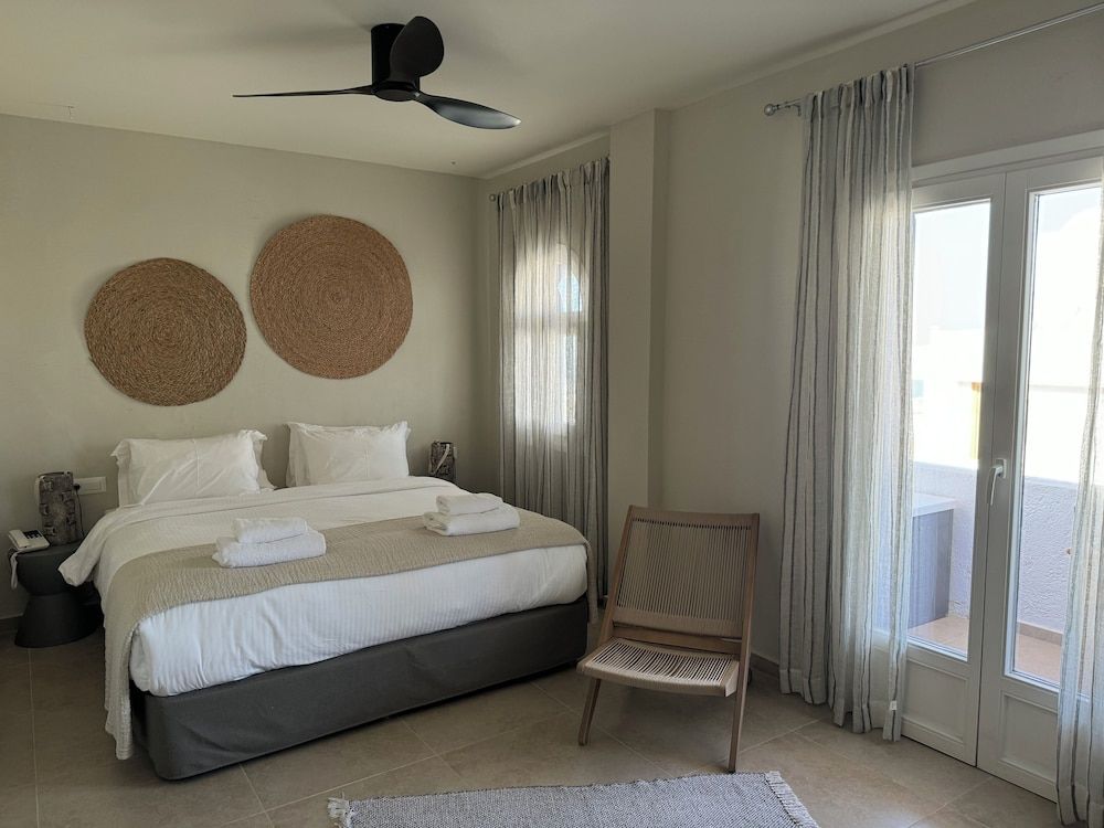 undefined The Noverian Bios Santorini Boutique Hotel 3
