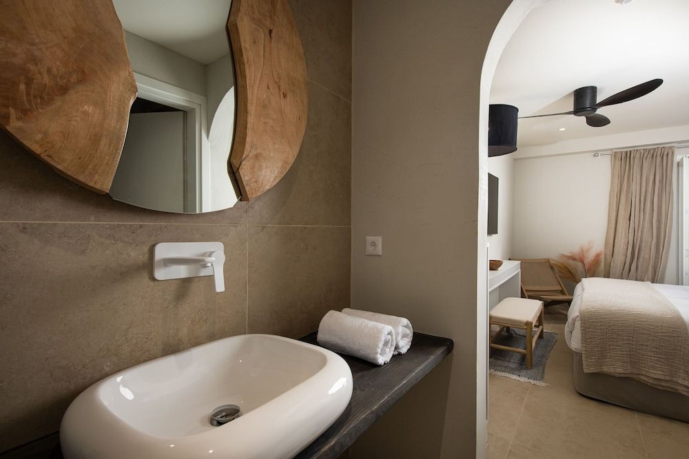 The Noverian Bios Santorini Comfort Room, Balcony 13