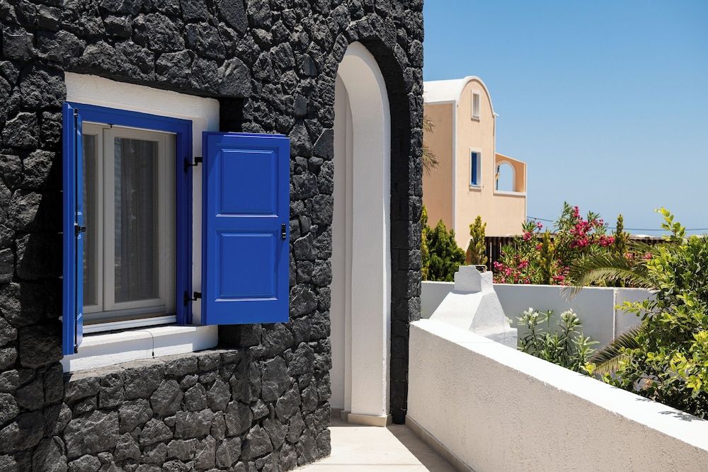 undefined The Noverian Bios Santorini Boutique Hotel 5