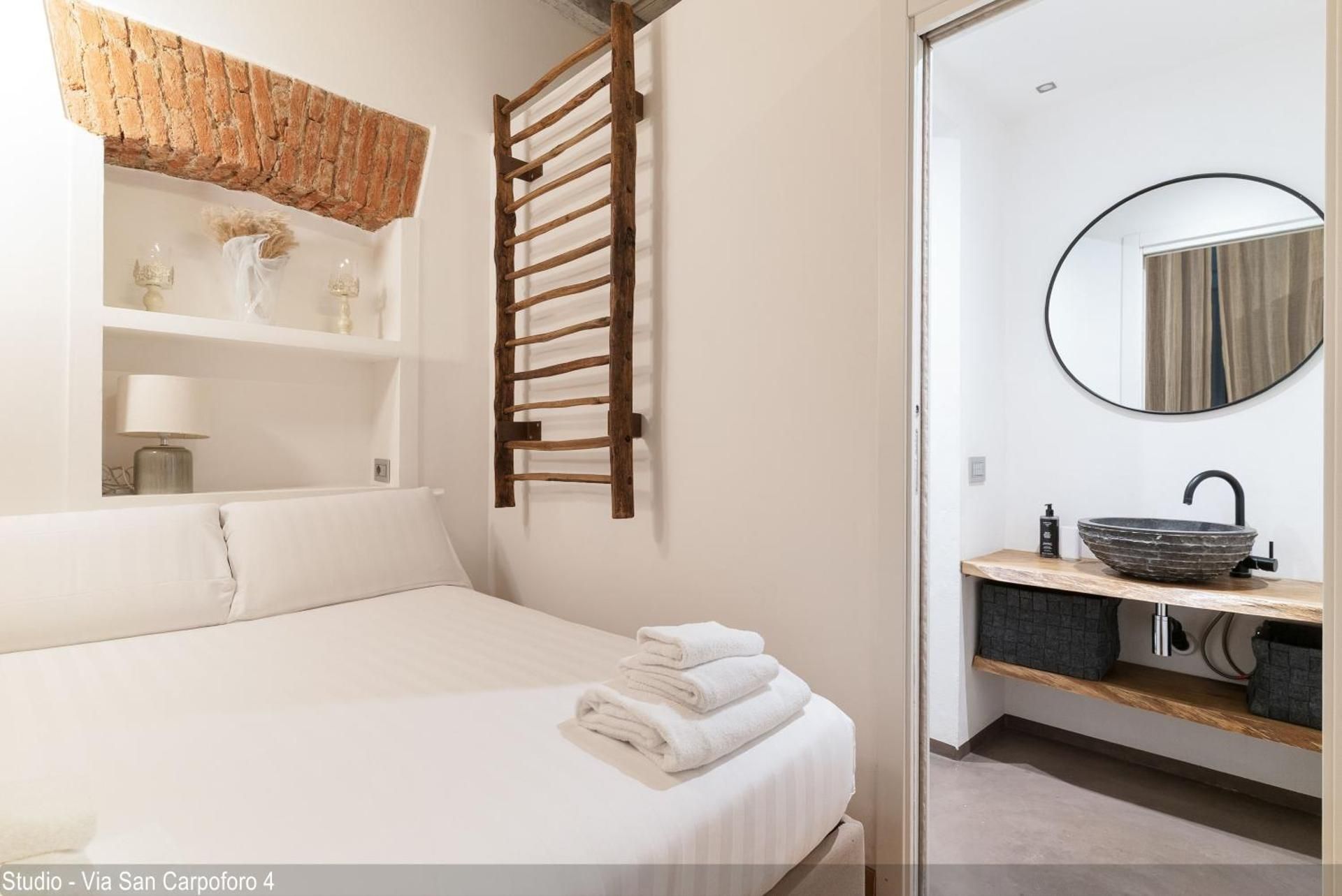 Monolocale - Via San Carpoforo 4