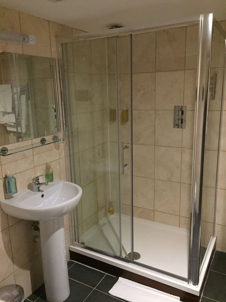Edinburghhouse Hotel Basic Double Room (External Bathroom) 7